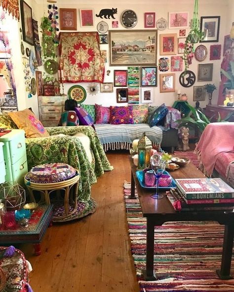 Hippie Apartment, Hippy Room, Deco Studio, Apartment Aesthetic, Indie Room, Bohemian Living, Pretty Room, Dreamy Room, Dream Room Inspiration