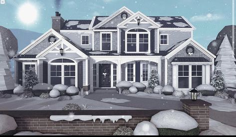 Suburban House Exterior Bloxburg, City Bloxburg, Modern Farmhouse Layout, Cottage Core Bloxburg House, Bloxburg Inspiration, Bloxburg Aesthetic, Modern Suburban House, Bloxburg Mansion, Winter House Exterior