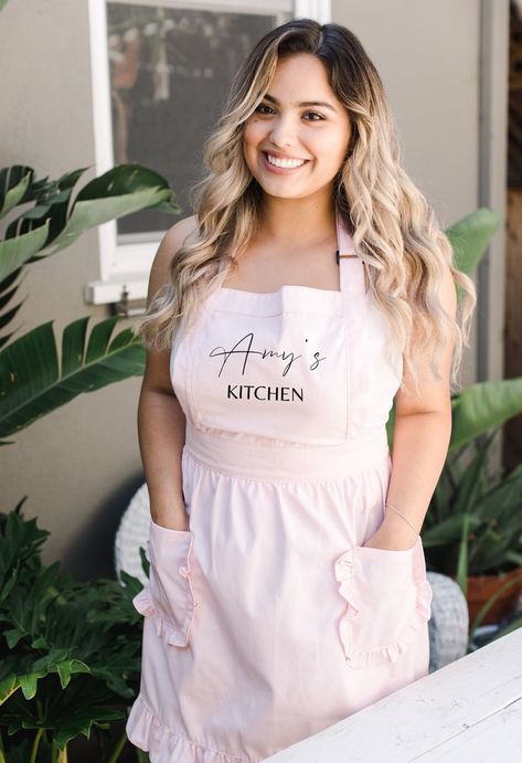 Gifts For Housewarming, Christmas Hostess Gifts, Monogrammed Apron, Personalized Apron, Aprons For Women, Apron For Women, Personalized Kitchen, Custom Aprons, Personalized Aprons