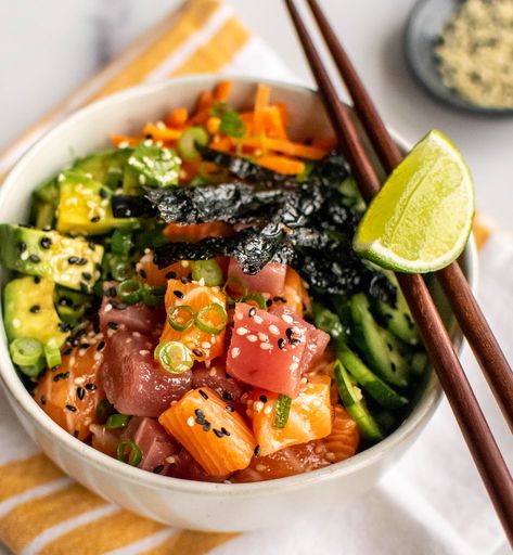 Poke Bowl Recipe, Salmon Poke, Poke Bowls, Healthy Bowls, Think Food, Poke Bowl, Bowl Recipe, Party Foods, Whole 30 Recipes