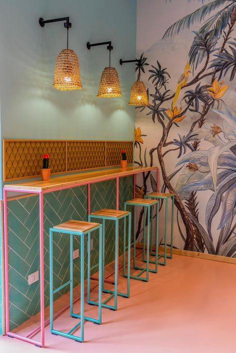 Poké Hawaiian Taste Restaurant by Arch. Stefano Sanfilippo | Tecnografica Meja Industrial, Industrial Closet, Jamaica House, Mexican Restaurant Decor, Coffee House Design, Small Restaurant Design, Bakery Design Interior, Small Cafe Design, Small Restaurant