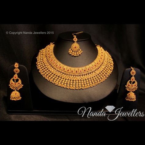 3 Tola Gold Set Design, Tanishq Jewellery Gold Necklaces Bridal, Tanishq Jewellery Gold Necklaces, Bridal Jewelry Sets Gold, Gold Necklace Set Bridal, Gold Choker Necklace Designs, Bridal Gold Necklace, Gold Set Design, Bridal Necklace Indian