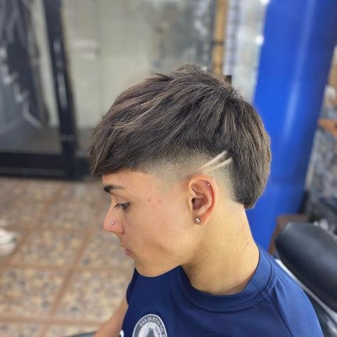 Mohawk Straight Hair, Cortes De Cabello Corto Hombre, Mohawk Fade, Burst Fade Mohawk, Men Fade Haircut Short, Haircut Selfie, Photo Hijab, Top Movies To Watch, Mohawk Hairstyles Men