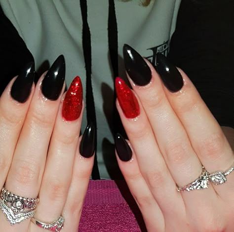 Nails Non Acrylic, Acrylic With Initial, Nails Acrylic With Initial, Red And Black Nails Acrylic, Gothic Nail Designs, Aztec Nail Designs, Black Nails Acrylic, Red And Black Nails, Almond Nails Red