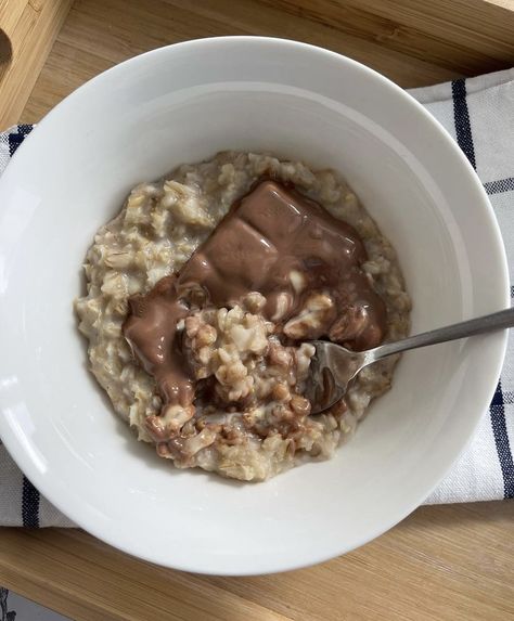 Porridge Aesthetic, Food Babe, Food Is Fuel, Food Obsession, Pretty Food, Sweet Snacks, Creative Food, Easy Snacks, I Love Food