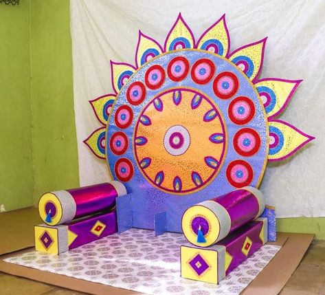 School Window Decorations, Flower Decoration For Ganpati, Vinayaka Chaturthi, Ganesh Decoration, Eco Friendly Ganesha, Ganpati Decoration Theme, Ganesha Artwork, Ganpati Decor, Pooja Decor