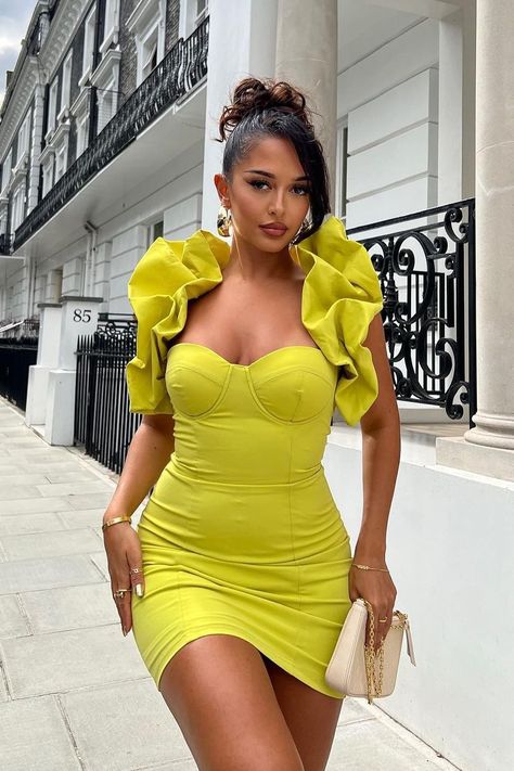 The Perfect Date Night Dress Is Here 💛 Fashion Nova Outfits Baddie, Mini Dress Date Night, Baddie Selfie, Dress Date, Dress Date Night, Date Night Dress, Evening Mini Dresses, Perfect Date Night, Tight Dress Outfit