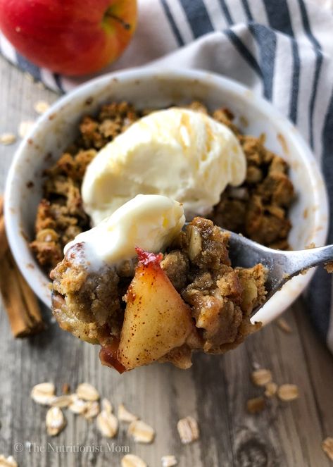 PROTEIN APPLE CRISP (FOR ONE) - Nutritionist Mom Macro Friendly Apple Crisp, High Protein Apple Crisp, High Protein Apple Crumble, High Protein Meals For Picky Eaters, Dessert Recipes With Apples, Protein Apple Crisp, Healthy Fall Dessert Recipes, Apple Crisp For One, Fall Dessert Recipes Healthy