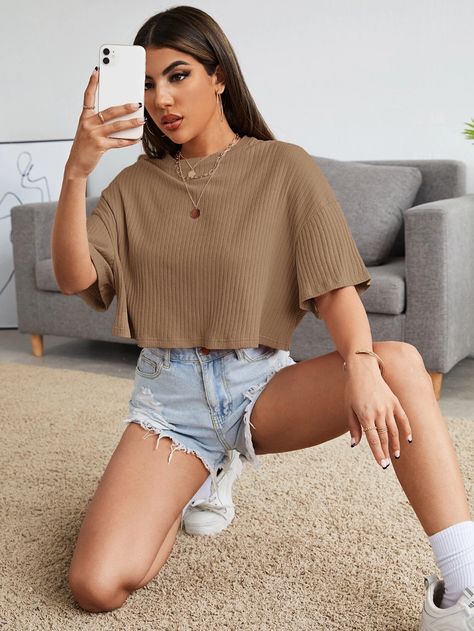 SHEIN Drop Shoulder Solid Rib-knit Crop Tee | SHEIN USA Cropped Tshirt Outfits, Loose Crop Top Outfits, Oversized Crop Top Outfit, Baggy Crop Top, Crop Top Outfits Summer, Loose Crop Top, Oversized Crop Top, Crop Top Tees, Crop Top Outfits