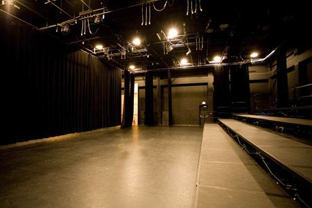 I'm in love with the drama and simplicity of a black box theatre.  Something about it just slays me Barbie Bloxburg, Black Box Theater, Black Box Theatre, Drama Studio, Mark Grossman, Box Theatre, Dance Studio Design, New Palace, Narrow Living Room