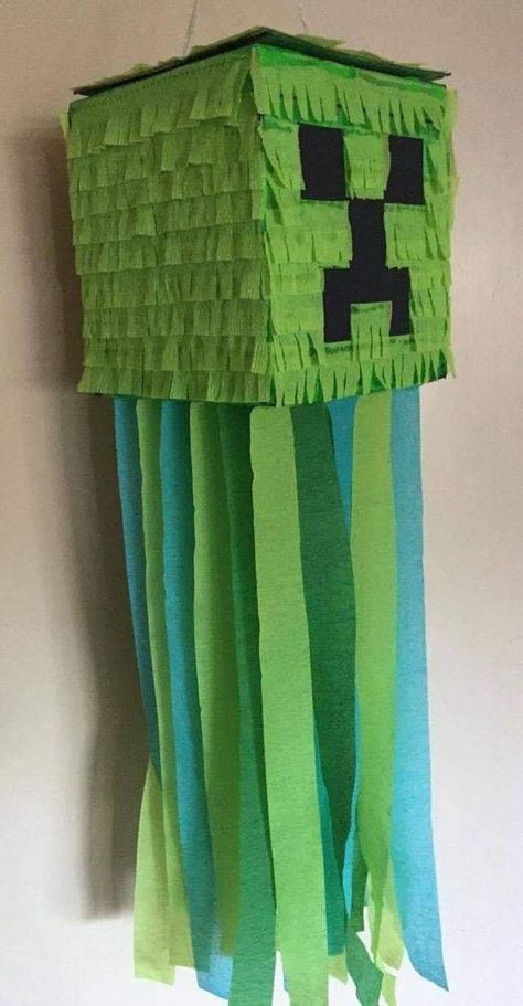 Easy Minecraft Cookies, Creeper Pinata, Minecraft Pinata, Diy Minecraft Birthday Party, Minecraft Bday, Minecraft Party Decorations, Minecraft Decoration, Minecraft Birthday Cake, Minecraft Printables