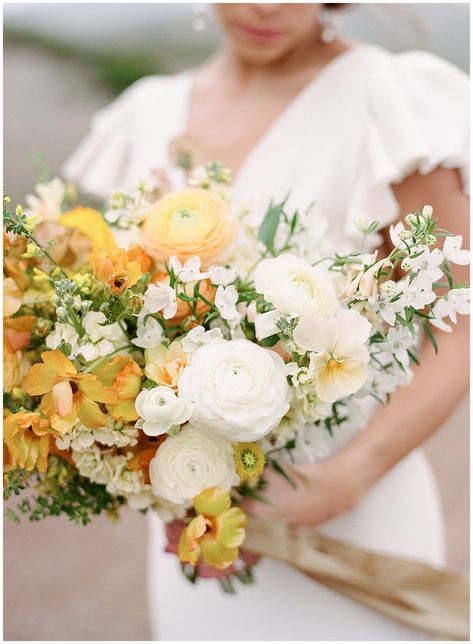 Fleur Gabrielle Yellow Springtime Bouquet Elegant Wedding Bouquets, Yellow Bouquets, Beautiful Bridal Bouquet, Organic Wedding, Wedding Flower Inspiration, Spring Bouquet, Pastel Wedding, Yellow Wedding, Wedding Bridal Bouquets