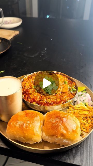 Aditya Sahu on Instagram: "Ep. 5 of MAHARASHTRA SERIES🔥

Misal pav 
-Usal
-Kat
-Farsan
-Chopped onions and coriander leaves 
-Pav
-Chaas (buttermilk)

(breakfast misal pav spicy recipe)" Usal Pav Recipes, Missal Pav Recipe, Usal Recipe, Misal Pav Recipes, Buttermilk Breakfast, Misal Pav, Stall Decorations, Pav Recipe, Coriander Leaves