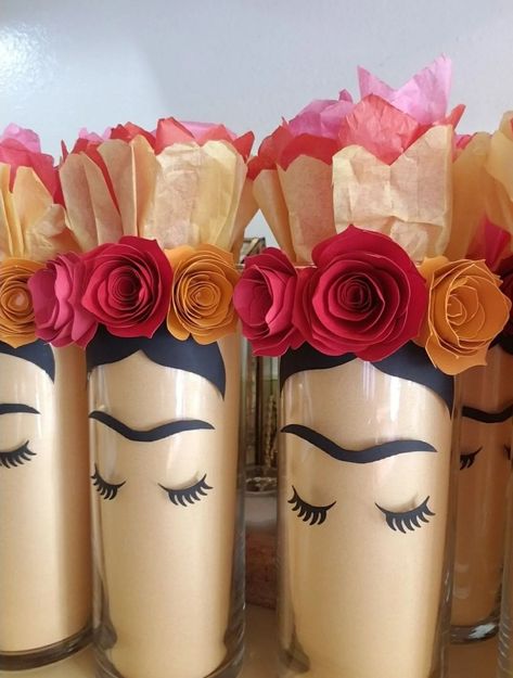 Frida Party Decoration, Art Theme Centerpiece Ideas, Frida Kahlo Centerpiece, Frida Kahlo Decor Ideas, Mexican Theme Centerpieces Ideas, Mexican Centerpiece Ideas, Fiesta Party Centerpieces, Frida Kahlo Party Decoration, Mexican Centerpiece