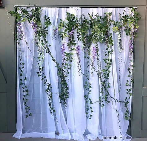 Make a Romantic Summer Photo Backdrop Photo Booth Summer Photo Backdrop, Wedding Decorations Summer, Easter Photo Booth, Prom Backdrops, Brunch Decor, Diy Photo Backdrop, Easter Backdrops, Backdrop Photo, Romantic Summer