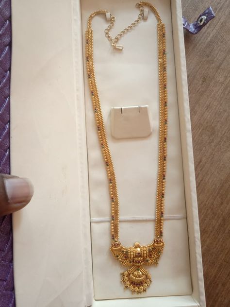 30 Gm Gold Necklace Design, Simple Long Chains Indian Gold, Wedding Gold Jewellery Indian, Long Gold Haram Designs Indian, Ganthan Design Gold Long, 20gms Gold Necklace Designs, Long Chain Necklace Gold Indian, Long Chains Indian Gold, Long Chain Designs Gold