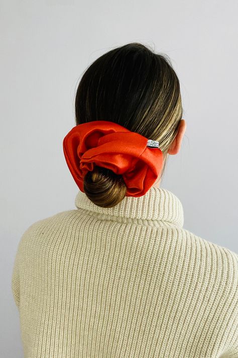 Large Scrunchie Hairstyles, Bow Scrunchie Hairstyles, Giant Scrunchie, Scrunchies Hairstyles, Loose Braid, Red Scrunchie, Xl Scrunchie, Oversized Scrunchie, New Hair Do