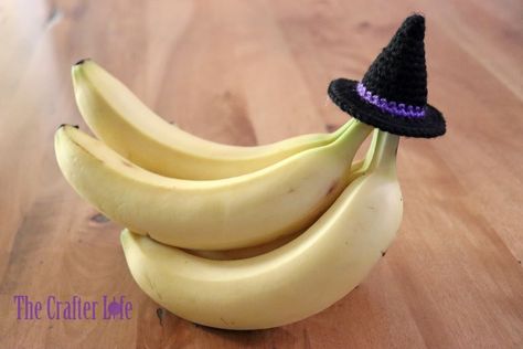 Banana Witch Hat – The Crafter Life Elf Scarf, Banana Hat, Crochet Banana, Keep Bananas Fresh, Elf Legs, Cute Halloween Decorations, Witch Legs, Caron Simply Soft, Single Crochet Stitch