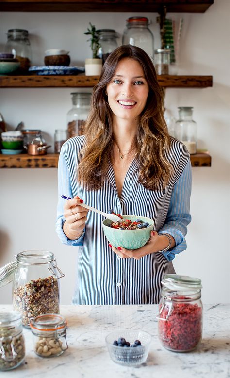 Staff Portraits, Influencer Photoshoot, Fitness Lifestyle Photography, Health Photos, Health Photography, Fitness Influencer, Cooking Photography, Nutrition Quotes, Deliciously Ella