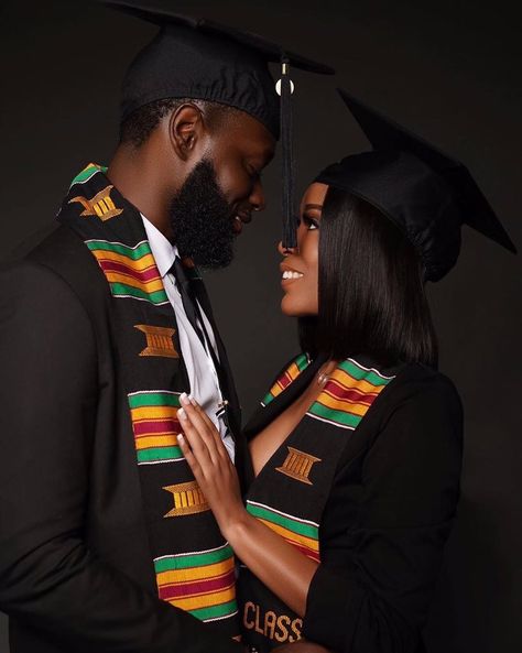 Black Couples on Twitter: "A Goal 👨🏾‍🎓👩🏾‍🎓🖤… " Black Couple Graduation Pictures College, College Couple Photoshoot, Black Couple Graduation Pictures, Husband And Wife Graduation Pictures, Couples Grad Pictures, Couple Grad Photoshoot, Graduation Couple Poses, Couples Graduation Pictures College, Graduation Couple Photoshoot