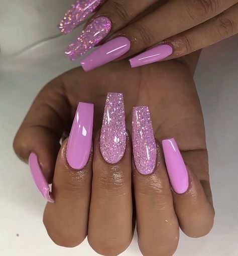 Barbie Pink Coffin Acrylic Nails, Barbie Pink Nails With Design Glitter, Nails Rosa Barbie, Fabulous Nails Summer, Pink And Sparkle Nails, Barbie Pink Nails With Glitter, Barbie Pink Nails With Design, Barbie Acrylic Nails, Barbie Nail Designs