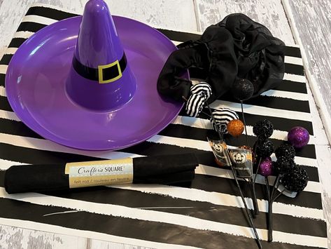 Witch Hat Centerpiece Diy, Witch Hat Decorating Ideas, Make A Witches Hat, Dollar Tree Witch Hat Wreath, Witch Hat Centerpiece, Dollar Tree Witch Hat, Halloween Craft Diy, Diy Witch Hat, Dollar Tree Diy Halloween