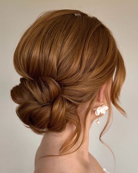 Upstyle Bridal Hair, Wedding Chignon Low, Wedding Updo Red Hair, Red Hair Updo, Textured Low Bun, Hair Updo Ideas, Low Bun Bridal Hair, Low Bun Wedding Hair, Space Bun