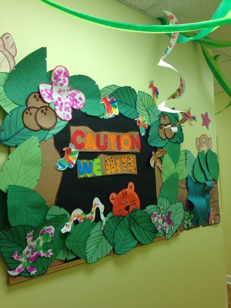 Jungle Bulletin Boards, Jungle Theme Classroom Decorations, Safari Vbs, Rainforest Classroom, Preschool Jungle, Rainforest Activities, Kids Bulletin Boards, Jungle Theme Classroom, Vbs Decorations