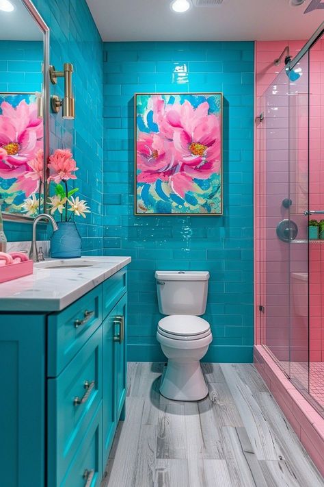 Small Bathroom Color Schemes, Colored Backsplash, Small Bathroom Styles, Minimalist Small Bathrooms, Small Bathroom Storage Solutions, Small Bathroom Layout, Modern Small Bathrooms, Colorful Shower Curtain, Bathroom Color Schemes