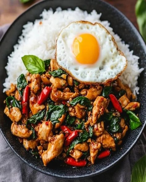 20 Minute Thai Basil Chicken Recipe – Quick & Flavorful - optimal recipes Thai Basil Chicken Healthy, Easy Thai Recipes Chicken, Thai Chicken Basil Recipes, Thai Ground Chicken Recipes, Thai Chicken Bowl, Thai Chicken Basil, Chicken Thai Basil, Creamy Basil Chicken, Thai Basil Chicken Recipe