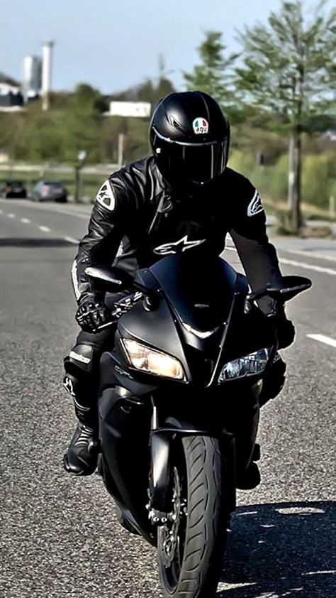 Biker Astethic, Pretty Bikes, Motorcycle Guy, Biker Photoshoot, Bike Aesthetic, Motorcycle Aesthetic, Biker Aesthetic, Futuristic Motorcycle, Bike Photoshoot