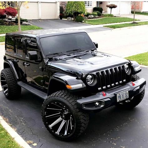 Black Jeep Wrangler, Jeep Sahara, Cars India, Lifted Jeep Wrangler, Mahindra Thar, Custom Jeep Wrangler, Black Jeep, Cool Car Accessories, Jeep Wrangler Sahara