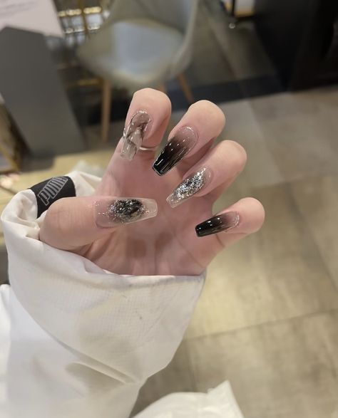 Dark Douyin Nails, Black Douyin Nails, Korean Nails Ideas, Nail Douyin, Douyin Nails, Jewellery Nails, Posh Nails, Aesthetic Jewellery, Maroon Nails