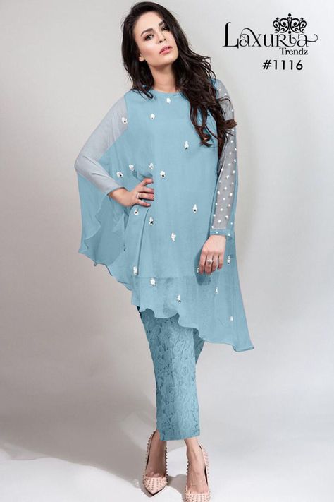 Heavy Kurti Designs Latest, Heavy Kurti, Latest Bridal Lehenga, Easy Dress Sewing Patterns, Latest Dress Design, Classy Dresses, Classy Outfits For Women, Kurti Designs Latest, Stylish Short Dresses