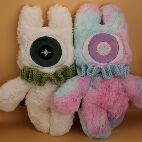 💜NFS💚 My kiddos asked me for some Cyclops buddies the other day so I whipped up these cuties! Would yall like to see some in the shop? ✨ #stuffedserotonin #plushiesofinstagram #plushies #plushartist #plushmaker #cyclops #cyclopsplushie Plushie Art, Stuffies Aesthetic, Custom Plush, Cute Toys Aesthetic, Custom Plushies, Weird Plushies, Diy Plush Dolls, Book Cover Design Inspiration, Cute Squishies