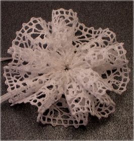 Lace Flowers Diy, Lace Flowers Tutorial, Willow Garden, Ribbon Store, Diy Embellishments, Easy Homemade Gifts, Craft Flowers, Mini Tutorial, Lace Crafts