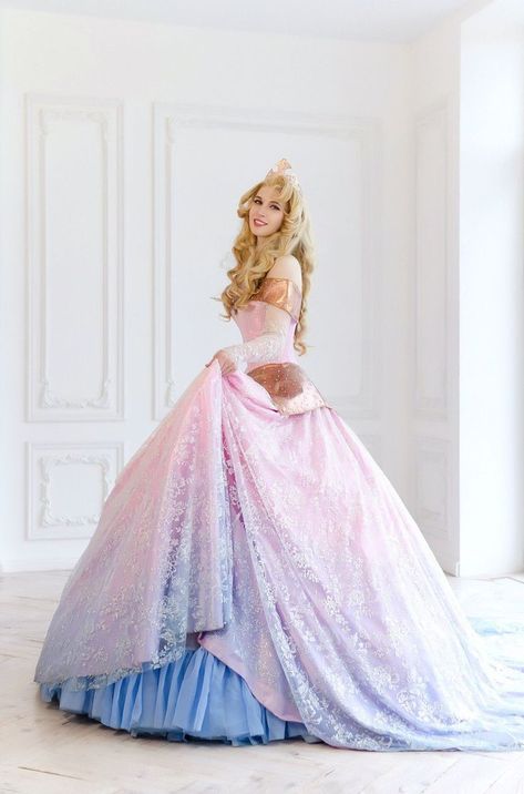 Sleeping Beauty Art, Disney Princess Cosplay, Disney Dress, Princess Cosplay, Disney Princess Dresses, Princess Ball Gowns, Princess Aurora, Fantasy Gowns, Fairytale Dress