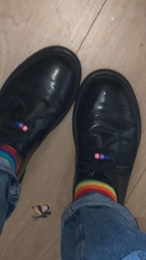 Beaded Doc Martens, Doc Martens Beads, Doc Martens Laces Style, Manic Pixie, Rainbow Socks, Doc Martens Boots, Doc Martin, Cute Jokes, Cuffed Jeans