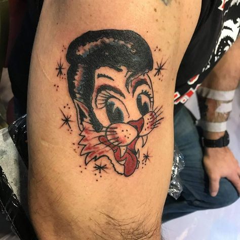 Done by Lance White in Las Vegas. Dragon Tattoo Shoulder, Arrow Tattoo Finger, Tatoo Styles, Rockabilly Tattoo, Ring Finger Tattoos, Finger Tattoo Designs, Tattoo Prices, Stray Cats, Waves Tattoo