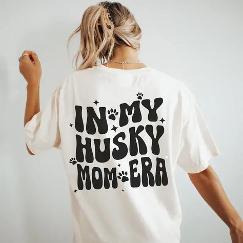 Looking for the perfect way to express your Siberian Husky obsession? Our 'In My Husky Mom Era' t-shirt is just the ticket! With a unique design and premium quality material, you'll feel like a proud Husky owner. It's the perfect gift for yourself or the Siberian Husky lover in your life. Don't wait - Follow us and get a 5% discount coupon to snag your new favorite tees! Husky Accessories, Husky Owner, Husky Mom, Husky Lover, My Husky, Mom Era, Dog T Shirt, Husky Dogs, Siberian Husky