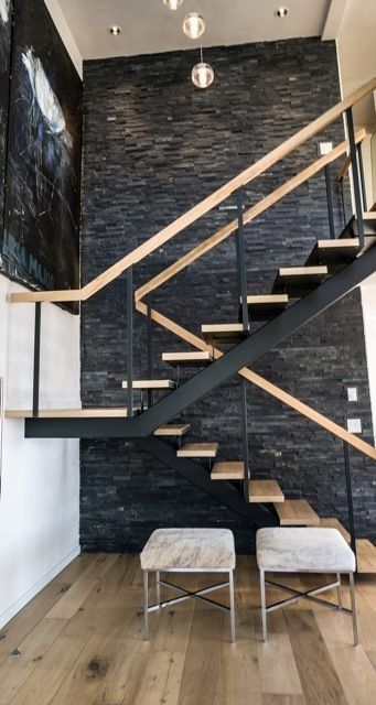 What do you think about the dark background to the stairs? Home Staircase, Steel Stairs Design, Modern Staircase Design, Living Room Staircase, Staircase Design Ideas, درج السلم, 3 Storey House Design, Staircase Designs, Staircase Design Modern