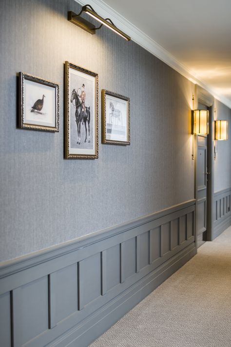 Wall Corridor Design, Panelled Corridor, Corridor Wainscoting, Passage Panelling Design, Wall Panelling Corridor, Corridor Interior Design Home, House Corridor Design, Corridor Wall Design, Interior Design Corridor