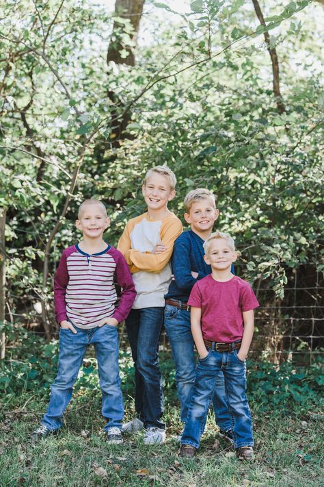 The Eimermann Family | Megan O'Hare Photography 4 Brothers Photography, 4 Sibling Photography Poses, 4 Siblings Photography Poses, Boy Sibling Photography, 3 Brothers Photography, 4 Siblings Picture Ideas, Teenage Family Photos, Brother Photography Poses, Young Sibling Photography