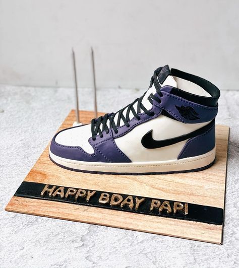 Nike Shoe Cake, Nike Cake, Jordan Cake, Basketball Birthday Cake, Diwali Ideas, Shoe Cake, Basketball Birthday, Nike Shoe, Bday Cake