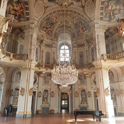 Royalty Core, Royal Core, Castle Aesthetic, Ceiling Art, Royalty Aesthetic, Royal Aesthetic, Baroque Architecture, Classical Architecture, Jolie Photo