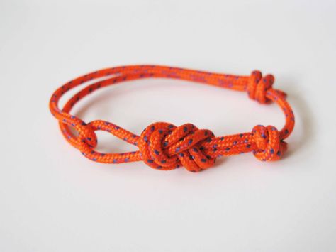 Popular items for nautical jewelry on Etsy Climbing Bracelet, Climbing Jewelry, Rope Bracelets Diy, Rock Climbing Party, 8 Knot, Climbing Knots, Paracord Knots, Astuces Diy, Paracord Projects