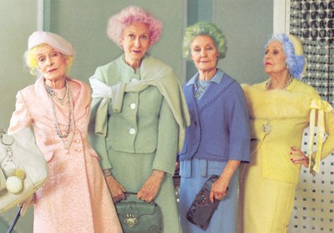 Unnatural Hair Color, Cotton Candy Hair, Candy Hair, Lauren Hutton, Tim Walker, Hair Guide, Granny Chic, Advanced Style, Old Lady