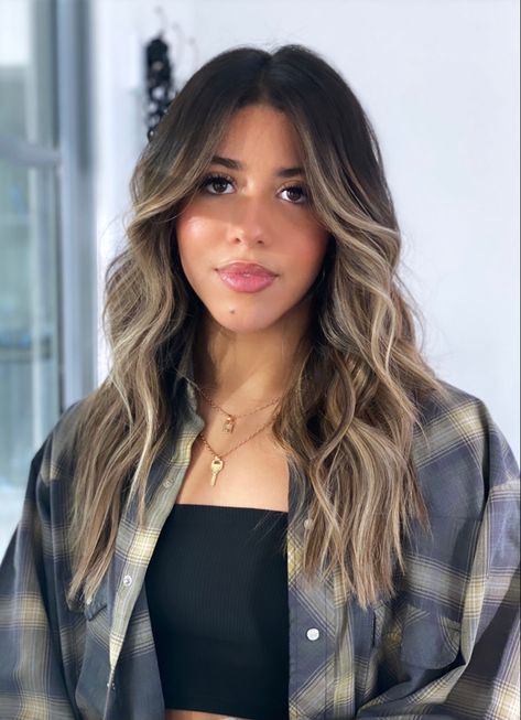 Dark Brown Hair With Babylights Balayage, Balayage With Black Hair, Balayage For Tan Skin Tone, Brown With Babylights, Foilyage Hair Brunettes, Dark Hair With Babylights, Dark Brown Hair With Babylights, Balayage Ombre Brunette, Beige Balayage On Dark Hair