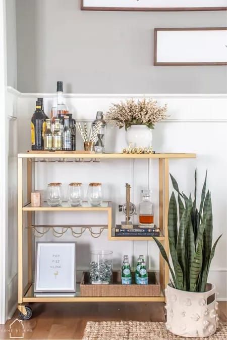 BAR CART | feels like it’s been a while since I shared my bar cart - so here’s a look at it before I add some pink for Valentine’s Day! 💕 happy Friday! • Shop my bar cart decor by clicking the link in my bio or by following me in the @shop.ltk app! • • • • #barcart #barcartdecor #barcartstyling #goldbarcart #diningroom #diningroomdecor #diningroominspiration #diningroominspo #diningroomdesign #diningroomideas #diningroomdesignideas #diningroomfurniture #diningroomsdecoration #diningro Bar Cart Inspiration, Christmas Bar Cart, Wood Bar Cart, Modern Bar Cart, Gold Bar Cart, Bar Cart Styling, Minimalist Bar, Cart Decor, Bar Cart Decor