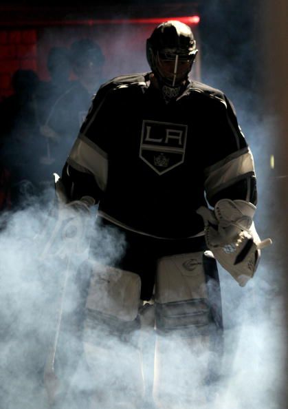 Jonathan Quick of the Los Angeles Kings Goalie Photoshoot, Hockey Photoshoot, Dustin Brown, Jonathan Quick, La Kings Hockey, Nhl Wallpaper, Kings Hockey, Sports Posters, I Love La